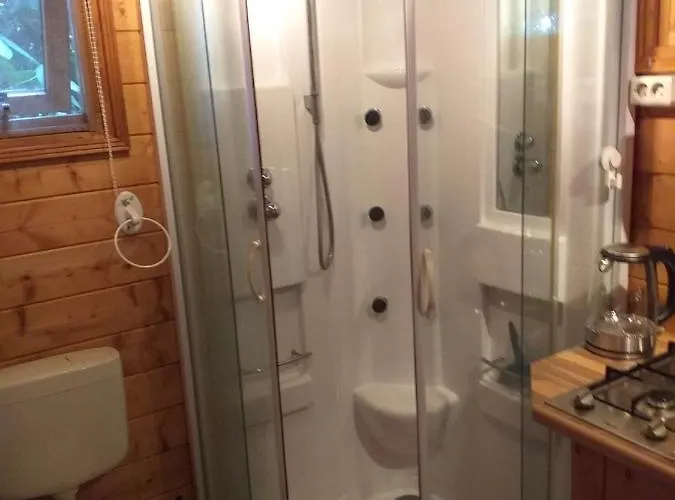 Bed & Breakfast De Geheime Tuin - Boshuis 4*